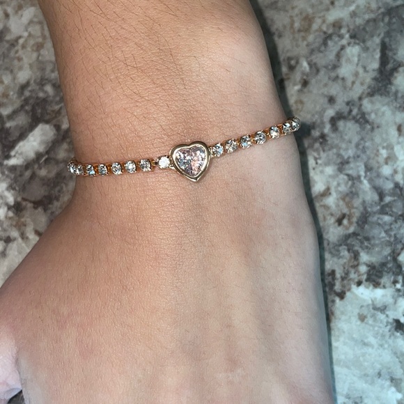 Rose Gold heart bracelet - Picture 2 of 5